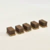 0514102-n-spur-miniatur-braune-ziegelsteine-auf-paletten-08 Gestapelte Ziegel auf EU-Paletten